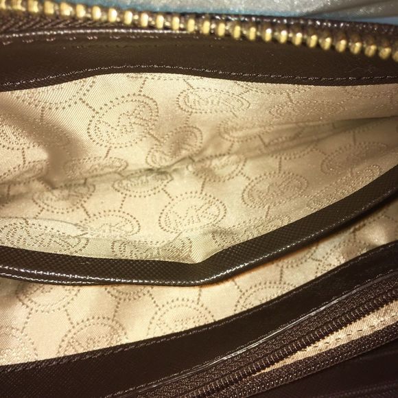 Michael Kors Brown Monogram Jet Set Zip Wallet - Picture 7 of 8